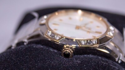 SEIKO レディースクォーツ　ストーン8個付き Seiko (SKK728) Ladies Diamond Collection Quartz Watch MOP Dial/Two