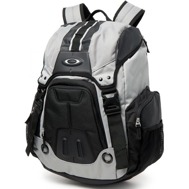 grey oakley backpack