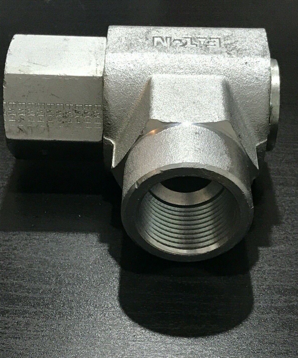 Eaton / Aeroquip  FS65008-1616-01 FS1" F X F PIPE SW. JOINT, NEW 