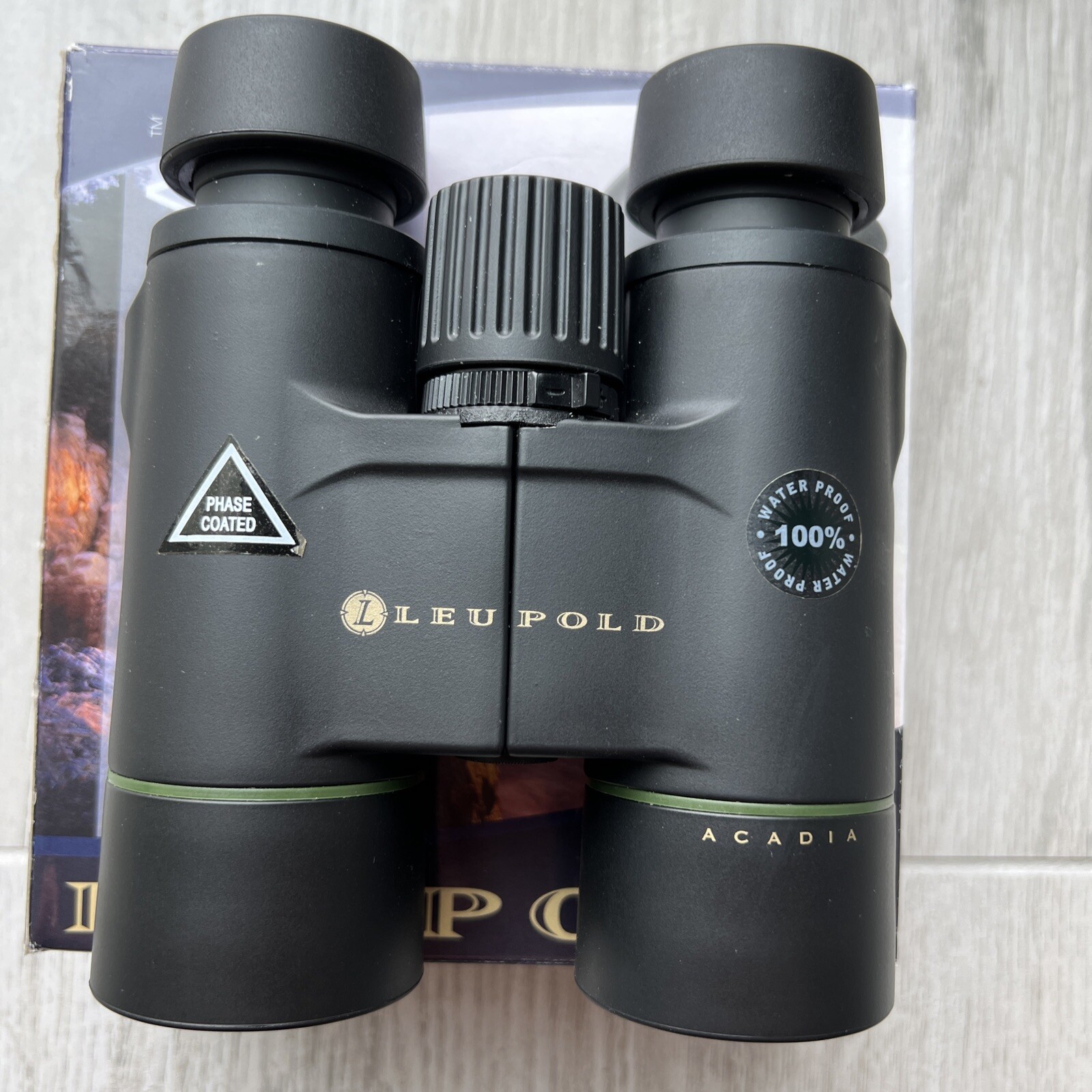 Leupold Acadia Center 10x42 Center Focus Roof Prism Binoculars w/Strap