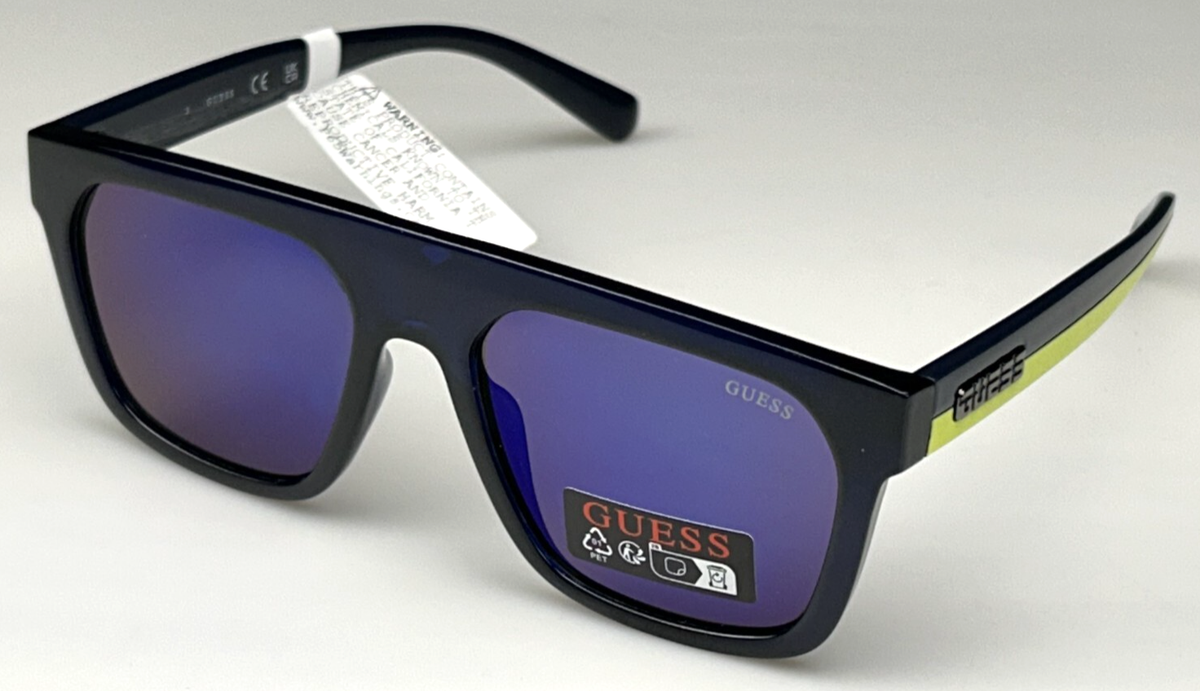 GUESS Dark Blue Sunglasses with Black Case Unisex Guess Navigator Sunglasses Gunmetal Navy Blue Frame Blue  main image 3
