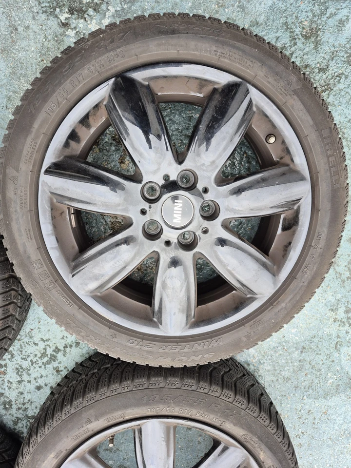 MINI Clubman F54 Winterräder Bridge Spoke 528 Pirelli 195/55R17 92H 7mm 6856059 - Bild 3 von 4