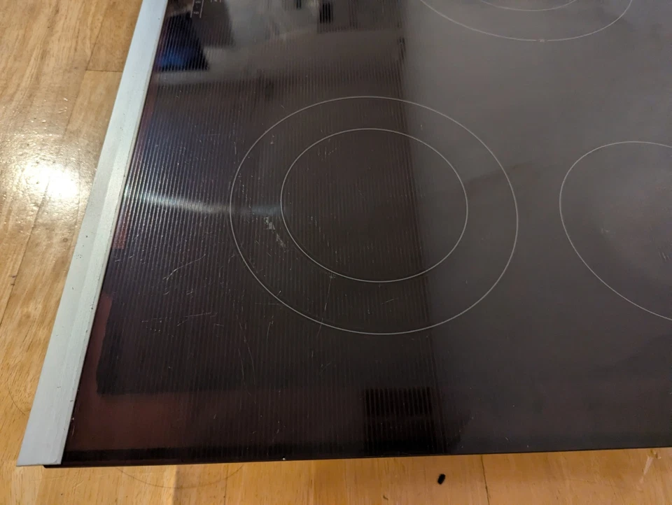 Bosch 800 Series NET8668SUC 36 Inch Electric Cooktop with 5 Smoothtop Burners - Image 3 of 4