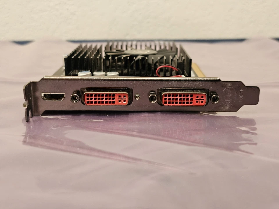 XFX AMD Radeon HD 6570 (HD-657X-ZDF2) 1GB DDR3 SDRAM PCI Express 2.1 Video Card - Image 2 of 4