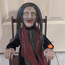 2013 Halloween Animatronic Vieja Dama En Mecedora Espeluznante Ojo Rojo Hablar