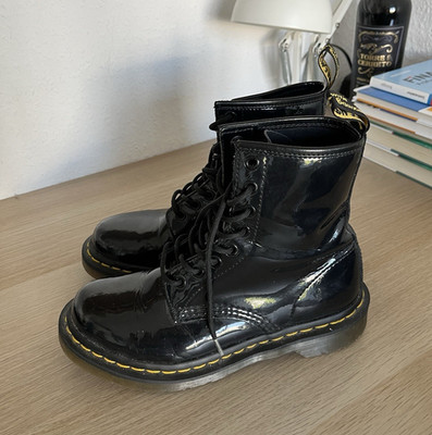 Dr. Martens Damen Stiefel Lackleder schwarz EU 37 gelbe Nähte