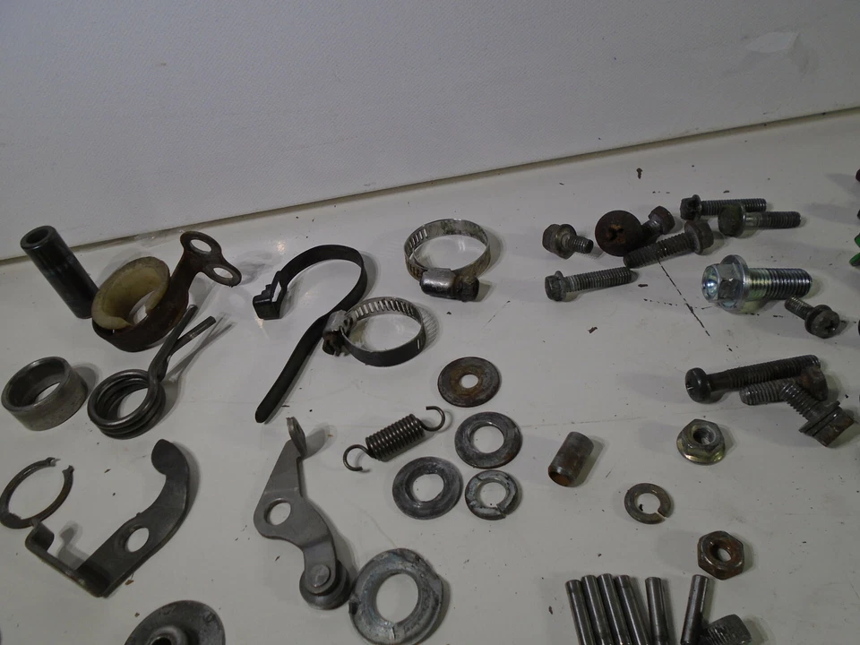 Kawasaki KX 1983 80 TORNILLOS + JUEGO DE PERNOS 83 KX 80 Foto 4 de 4