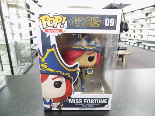 LEGENDS MISS FORTUNE 09 Vinyl Figure | eBay
