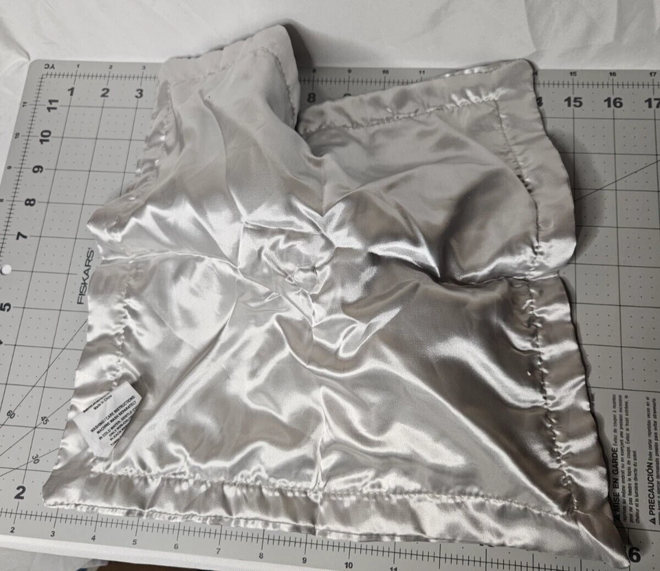 Baby Fanático New England Patriots Bear Manta de Seguridad Lovey Borde de Seda Gris Foto 4 de 4