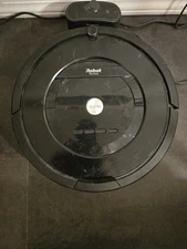 iRobot Roomba 805 Vacuum Cleaning Robot W/Docking Station Charger Ready To Use