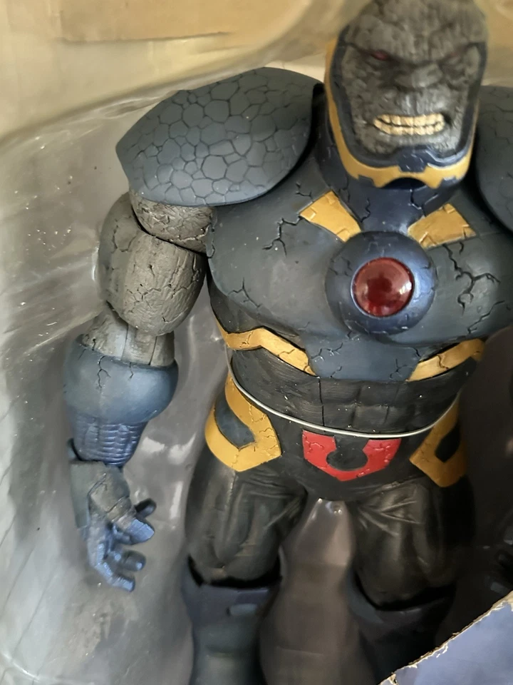 Figura de acción DC Collectibles Justice League Darkseid The New 52 Deluxe 13" Foto 2 de 4