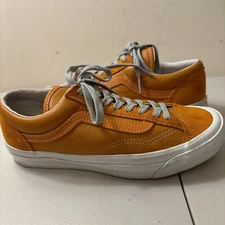 Size 7 - VANS Off The Wall Original leather Suede Orange