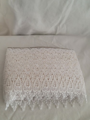 3 3/4" Rayon Venise White Lace Trim 12.5 Yards Sewing - Picture 2 of 3