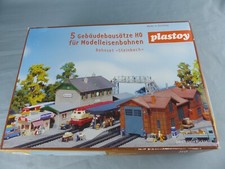 PLASTOY Ho , lot de 3 maquettes neuves jamais montées , gare , quai passerelle