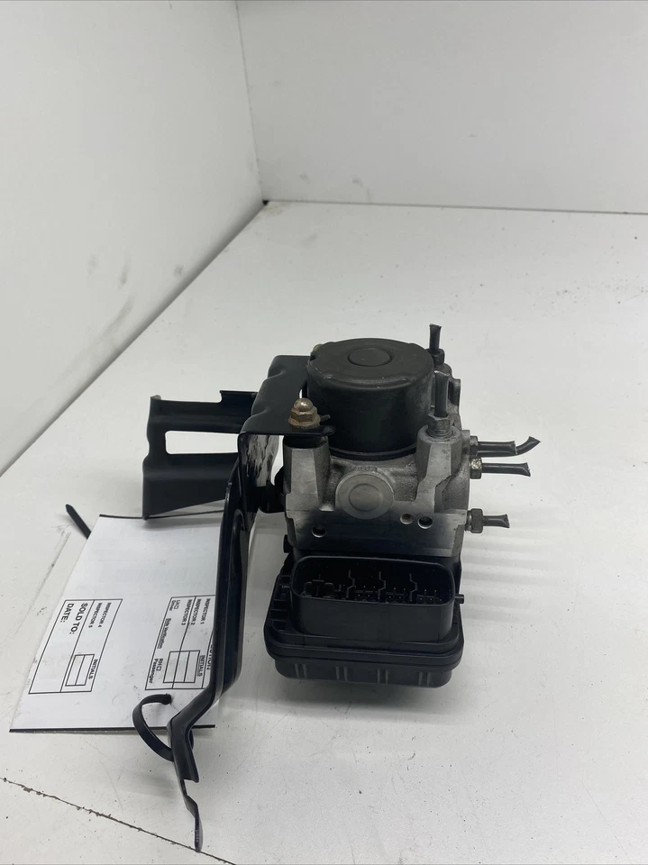 Bomba de freno antibloqueo Toyota Camry 2004 Lexus Es330 2004 2,4 L ABS 4451033081 FABRICANTE DE EQUIPOS ORIGINALES Foto 3 de 4