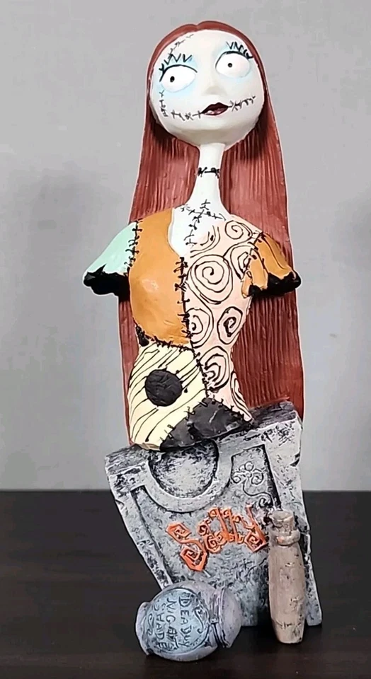 Figura de colección Pesadilla antes de Navidad Sally Disney 6" LE numerada  Foto 2 de 4