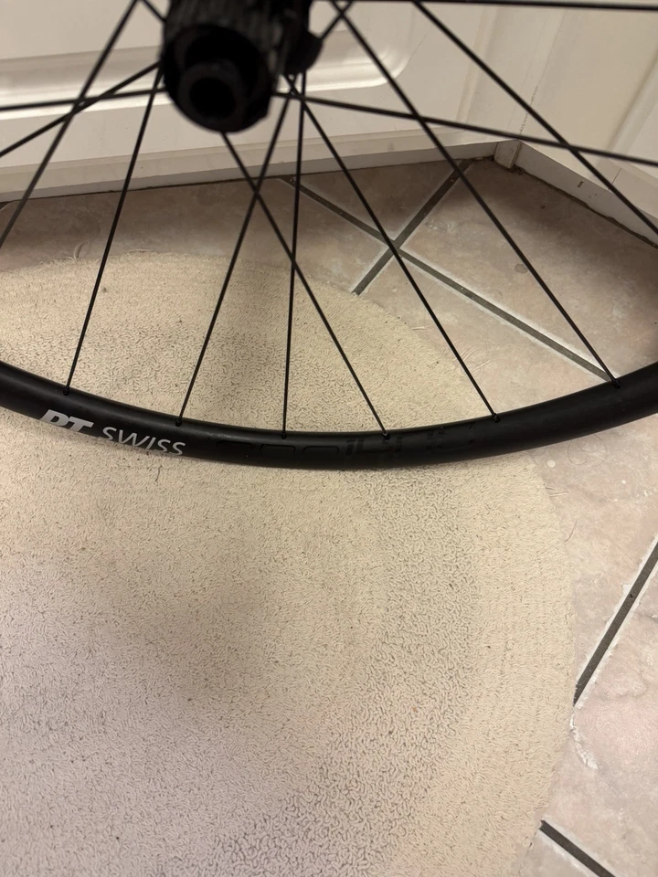 Rueda trasera DT Swiss Cr1400 Spline 24 mm HG XDR Foto 2 de 4