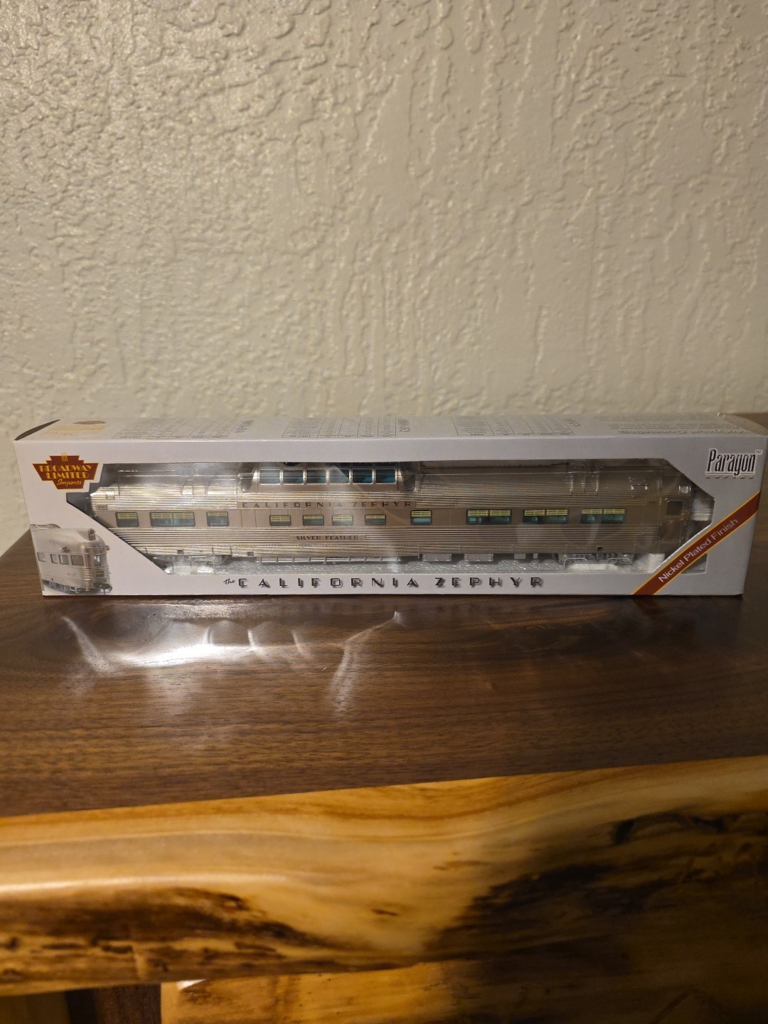 Broadway California Zephyr 525 Wp Vista Dome Car #812 "Silver Feather"