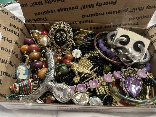 Vintage & Modern Costume Jewelry Lot ~Some Signed ~Small Priority Box #1311