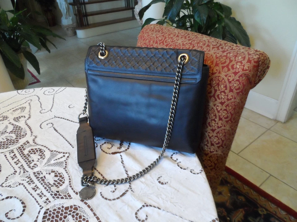 Bolso de hombro Lanvin negro acolchado/cuero liso con detalle de cadena de metal armado Foto 3 de 4