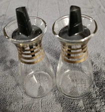 Vintage MCM Pyrex Oil And Vinegar Set 4 1/2 Inches Tall