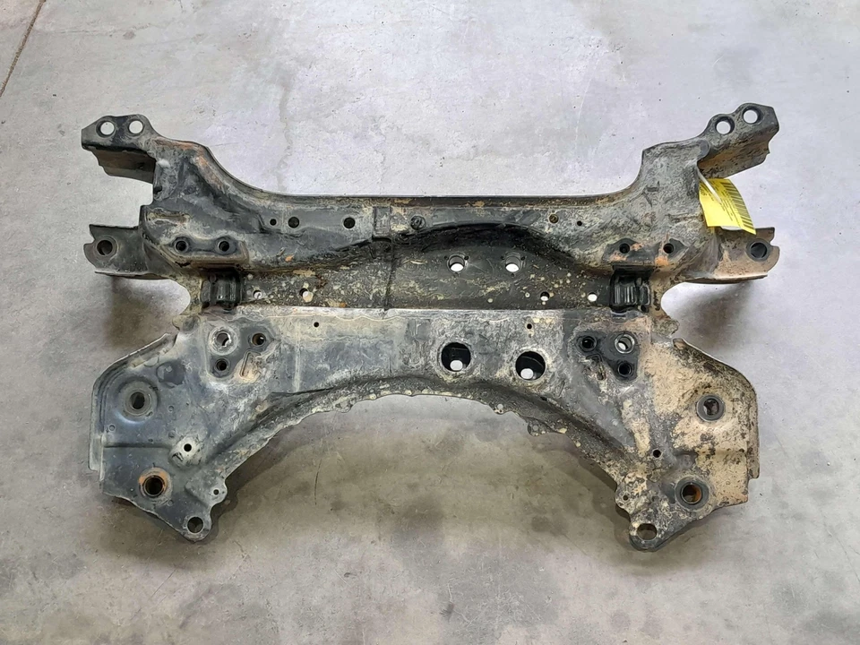 Subchasis de suspensión travesaño Toyota Prius Prius V CT200H RAV4 OEM 5120112442 Foto 2 de 4