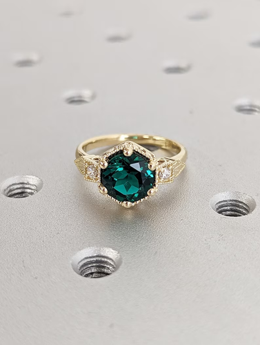 2CT Lab-Created Emerald Engagement Ring 14K Yellow Gold plated - Vintage - Afbeelding 2 van 9