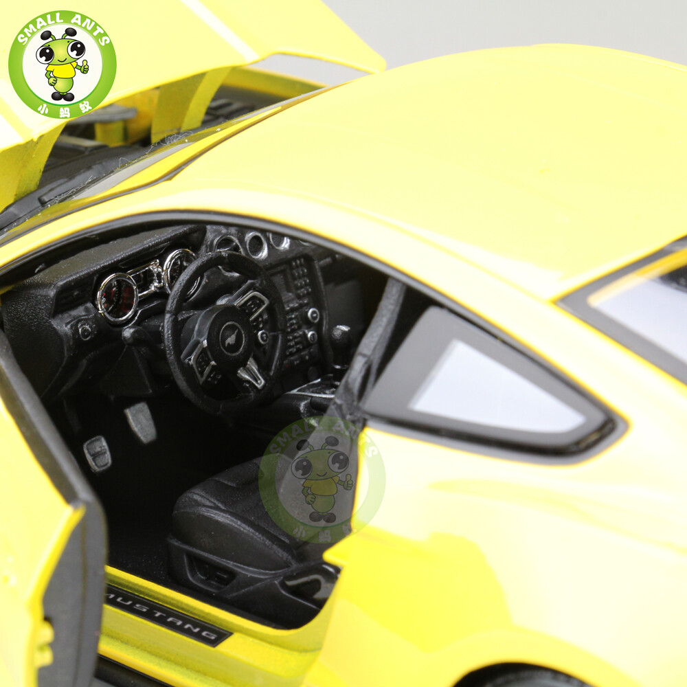 マスタング2015ＧＴマイストイエロー18/1。 激レア・マイスト 1/18 2015 フォード マスタングGT イエロー