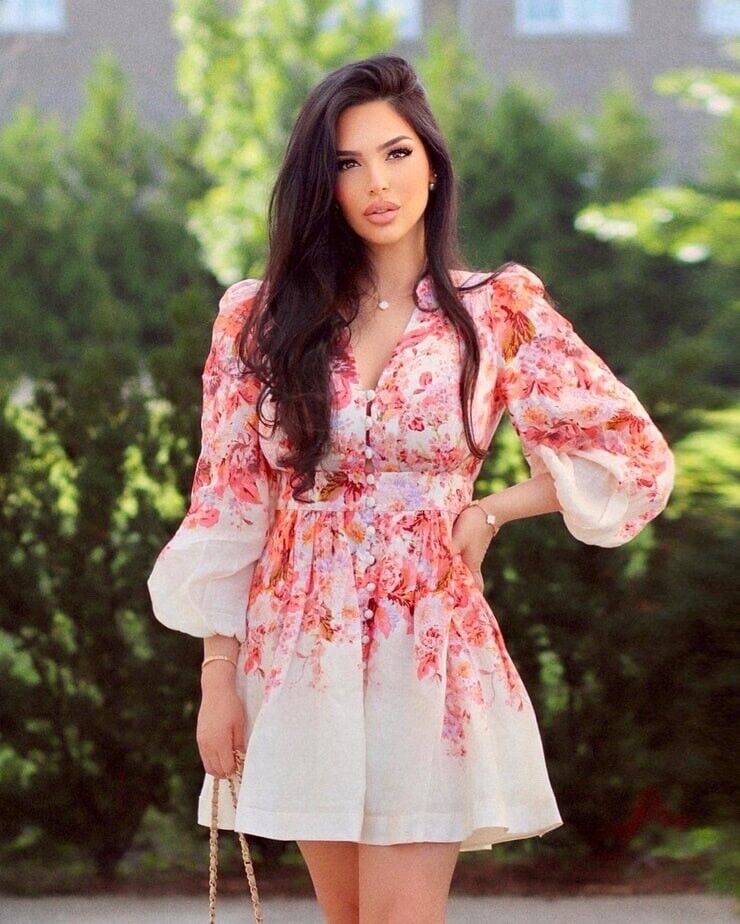 NWT $895 Zimmermann Devi Plunge V Neck Red Floral Linen Mini NWT $895 Zimmermann Devi Plunge V Neck Red Floral Linen Mini