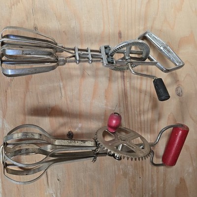 Nice Set Of 2 Vintage Manual Egg Beaters Blue hand mixer Whirl ERCO Products