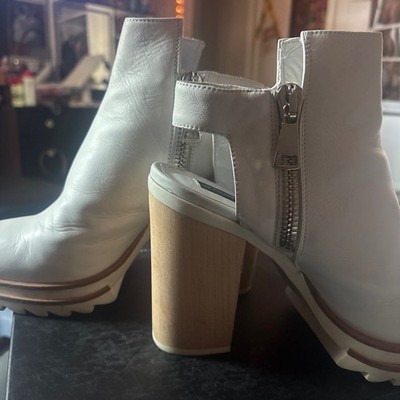 Steve Madden Women's White Leather Ankle Booties Round Toe Side Zip Lug Sole 10