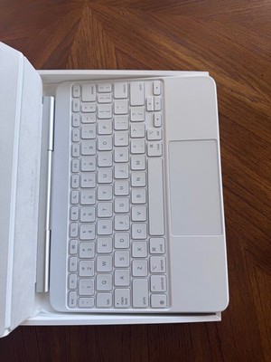 Apple Magic Keyboard for iPad Pro 13‑inch M4 & M5 A2974 White