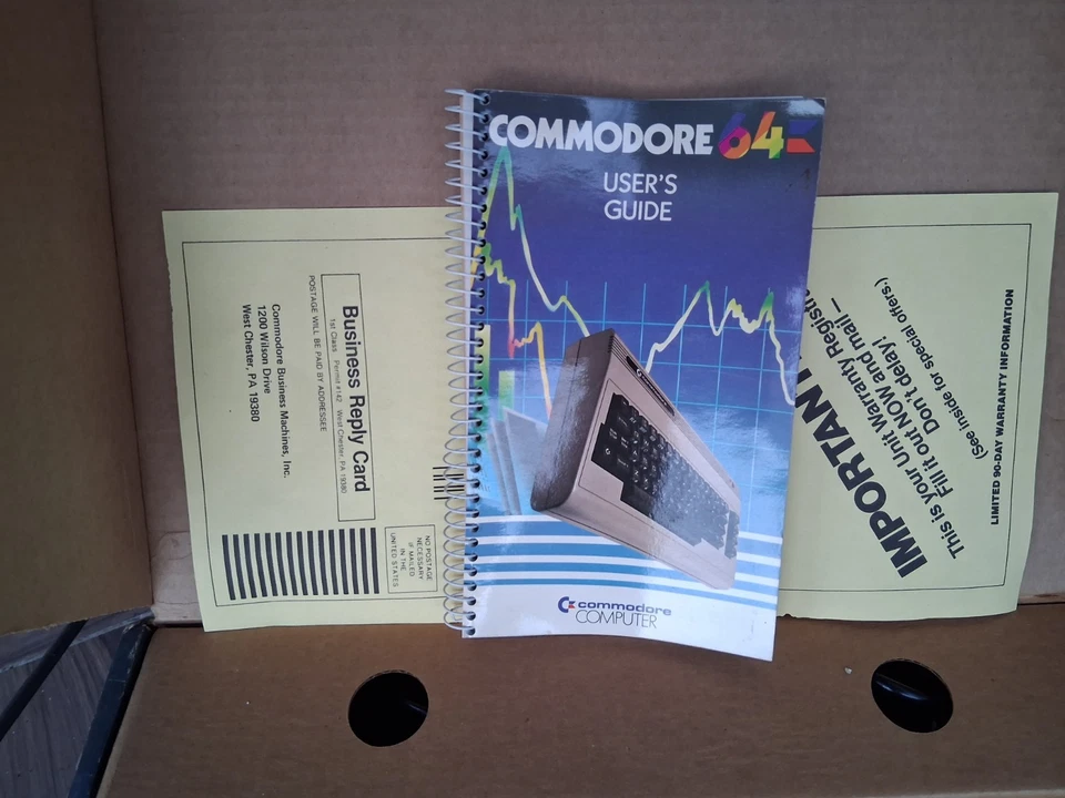 РЕДКАЯ винтажная оригинальная консоль 1982 Commodore 64 совершенно новая в открытой коробке никогда не использовалась - Изображение 3 из 3