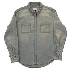 Universal Thread Button Down Denim Shirt Womens Size XL Light Wash Blue Casual