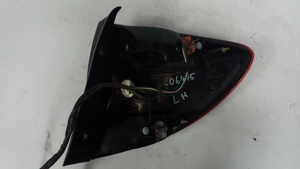 Luz trasera izquierda escotilla kia rio cc 09/02-07/05 Foto 2 de 2