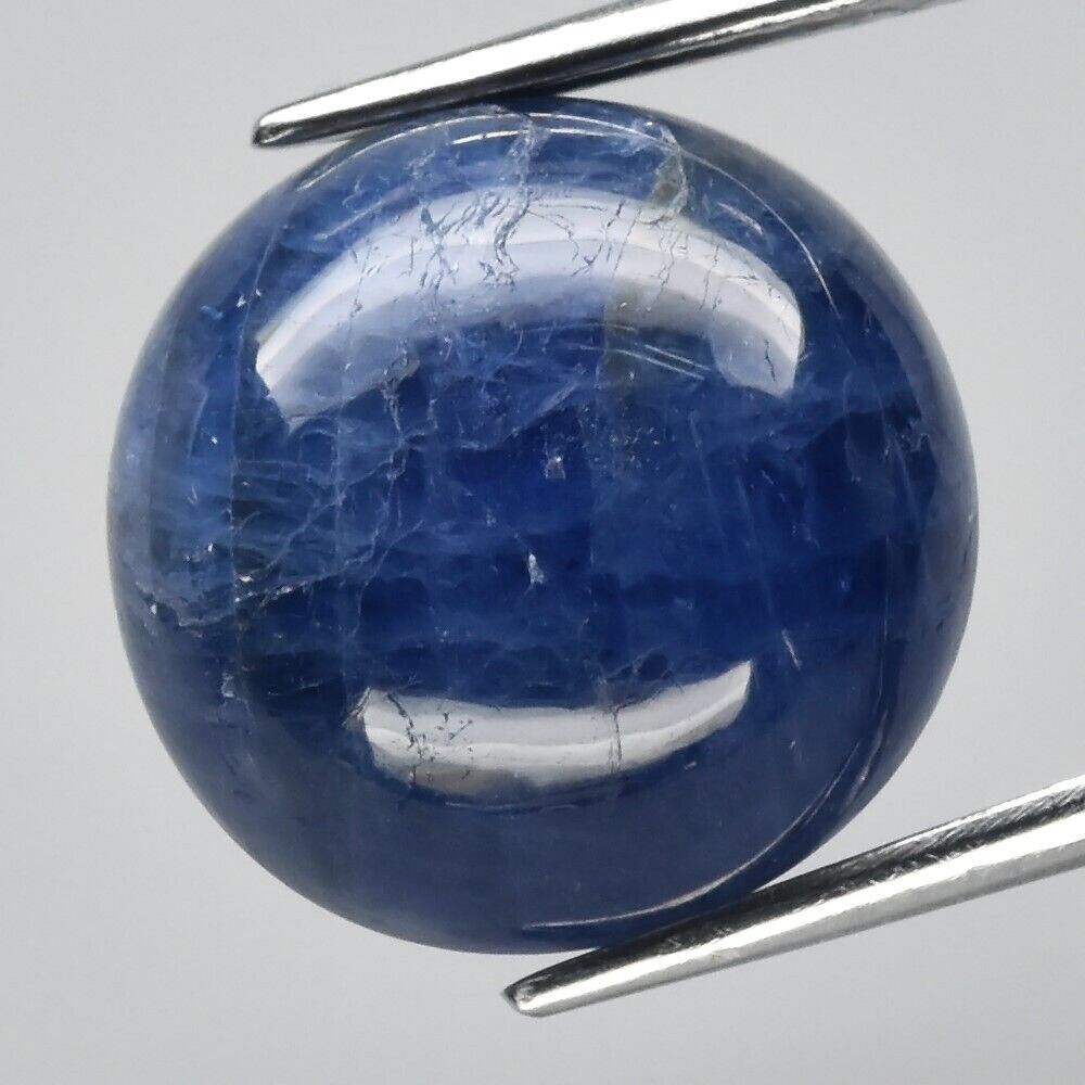 Cabochon saphir bleu nuit de 17 cts pour haute joaillerie