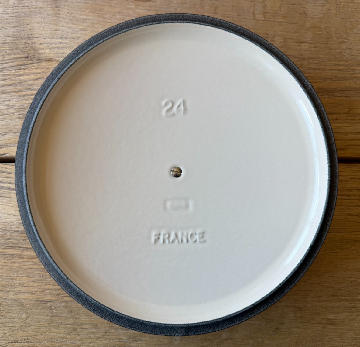 Le Creuset Signature Round Dutch Oven w/ Crucible Knob Flamme Doree 4.5 qt NEW