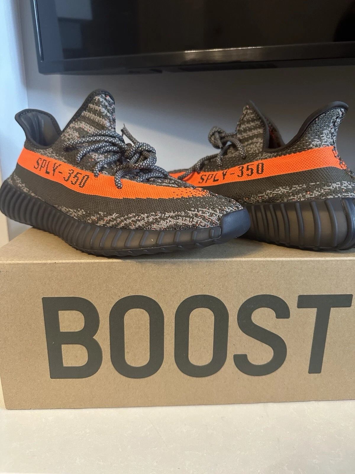 Yeezy Boost 350v2 Carbon Beluga Uk11