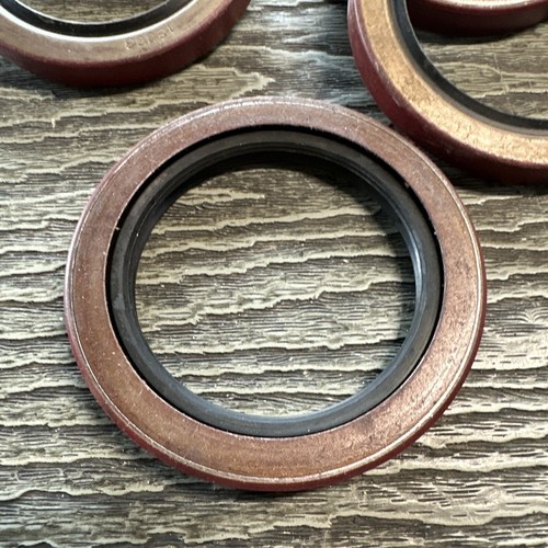1 Rear Wheel Bearing Seal 469694 Chevy GMC Pickup Van Suburban 1982-02 NOS
