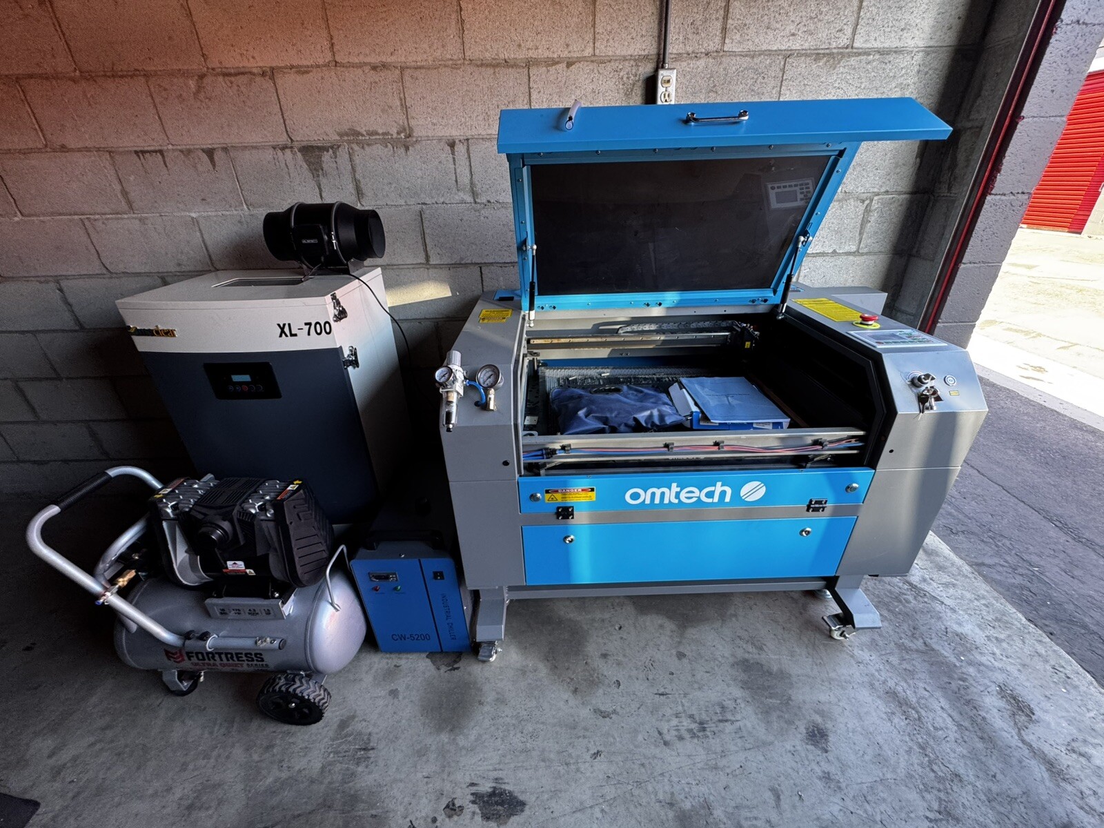 OMTech AF2028-80 80W CO2 Laser Engraver Cutting Machine  Without Fume Extractor