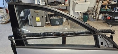 (LOCAL PICKUP ONLY) Passenger Front Door Without Express Power Up And Down Fits 