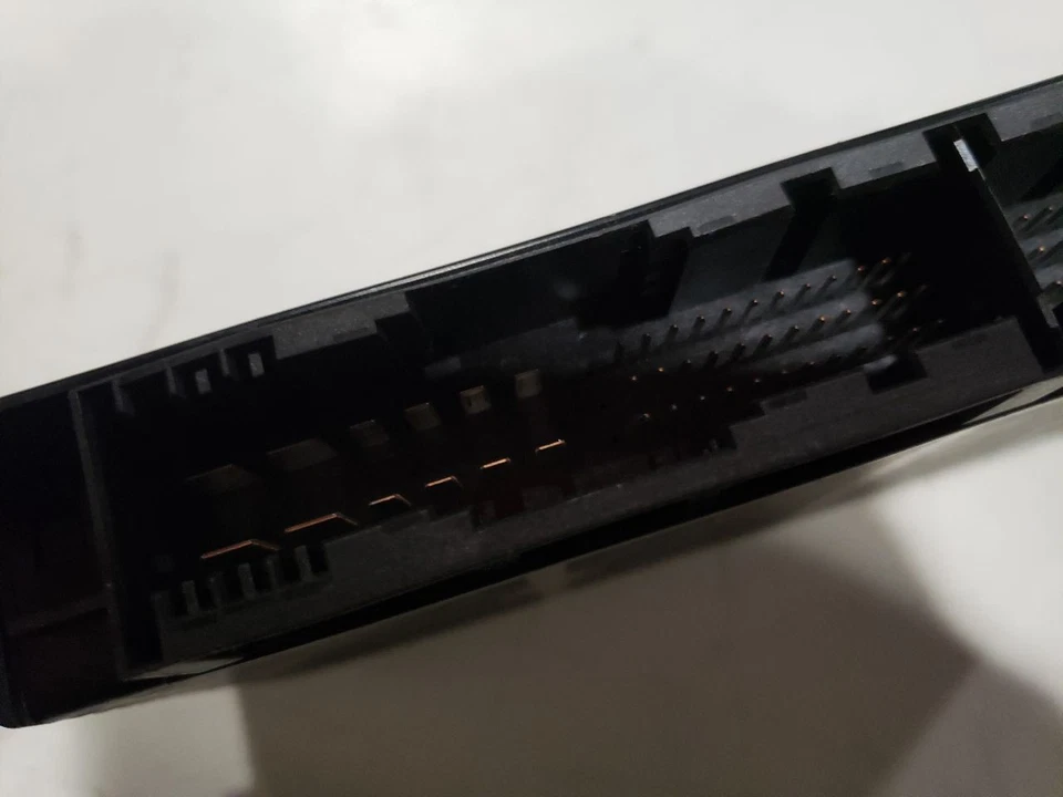 Módulo de controle de luz FRM FA PL2 Footwell - 2006 BMW 330I E90 Sedan fabricante de equipamento original 6961135 - Imagem 4 de 4