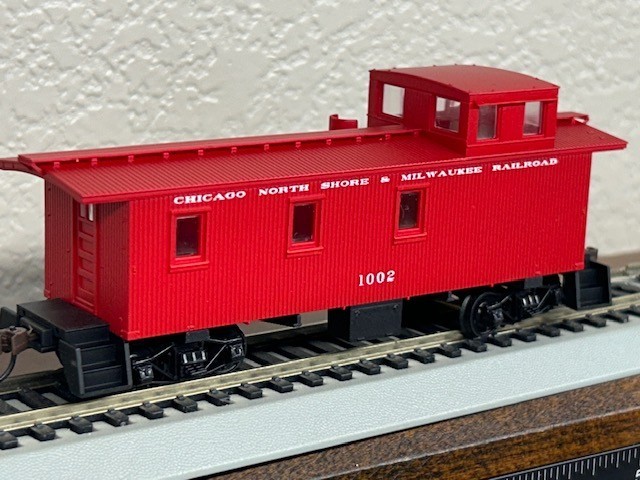 CHICAGO NORTH SHORE & MILWAUKEE  WOOD OFFSET CABOOSE HO SCALE w/INTERIOR NEW