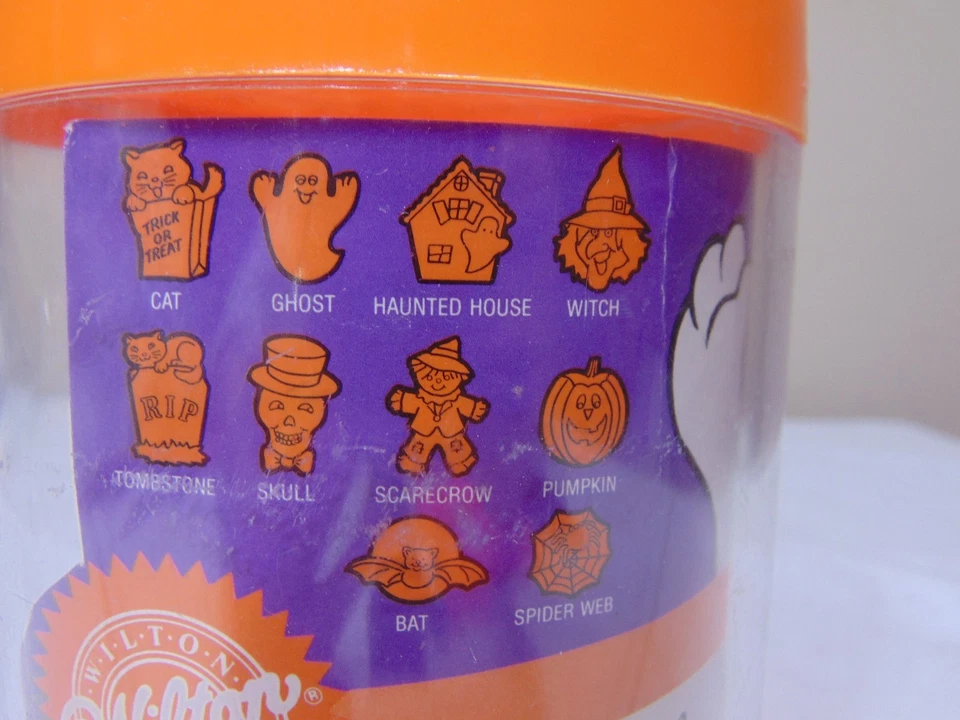 SET DE CORTADOR DE GALLETAS DE PLÁSTICO VINTAGE-WILTON HALLOWEEN EN CONTENEDOR JUEGO DE 10 PIEZAS  Foto 3 de 4