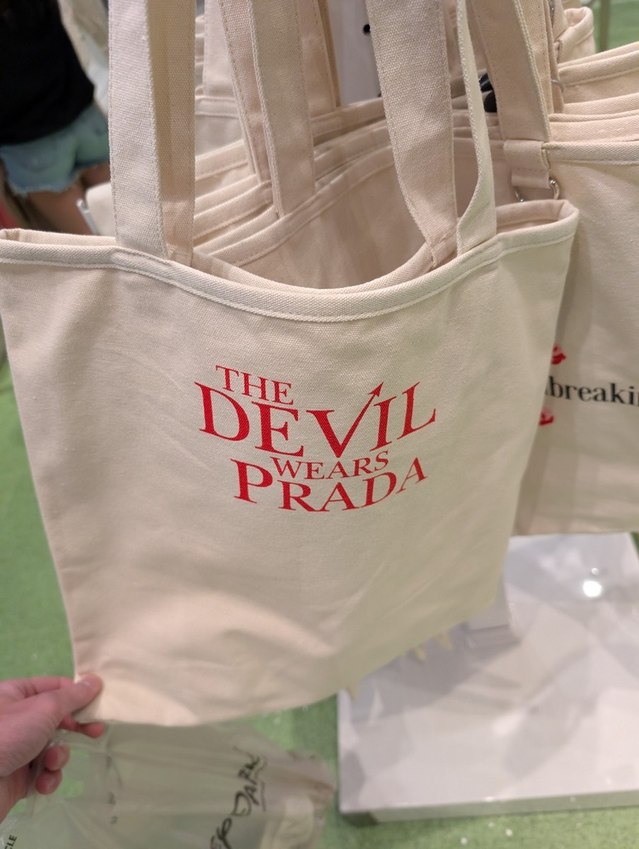 NEW🌟2026 Disney Parks WDW Devil Wears Prada Canvas Tote | eBay