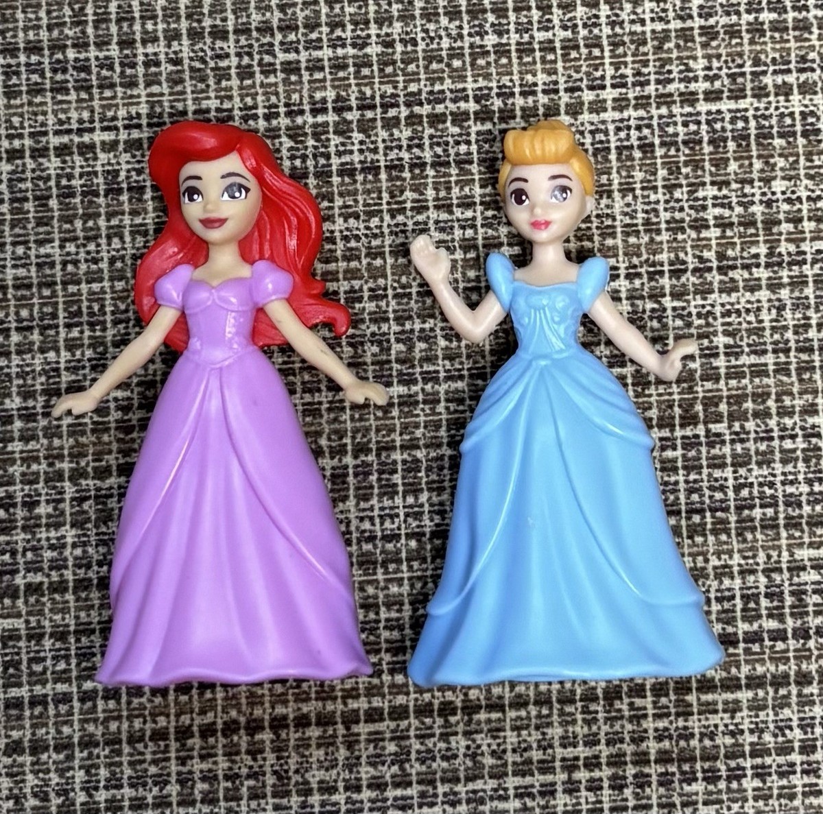 Disney Collectible Figures ARIEL & CINDERELLA 2.5