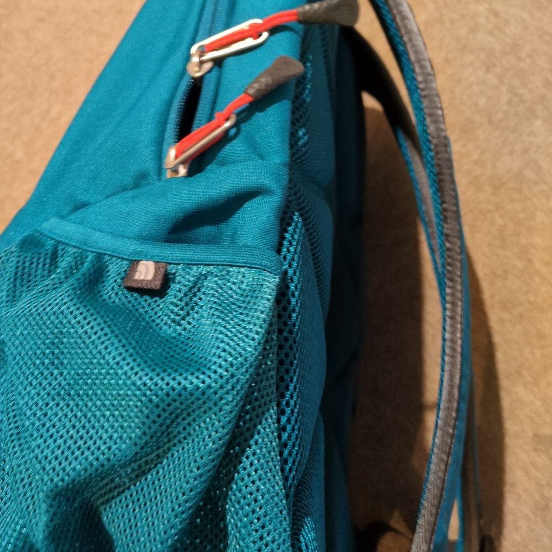 The North Face HAYSTACK Backpack Turquoise Mesh S… - image 4