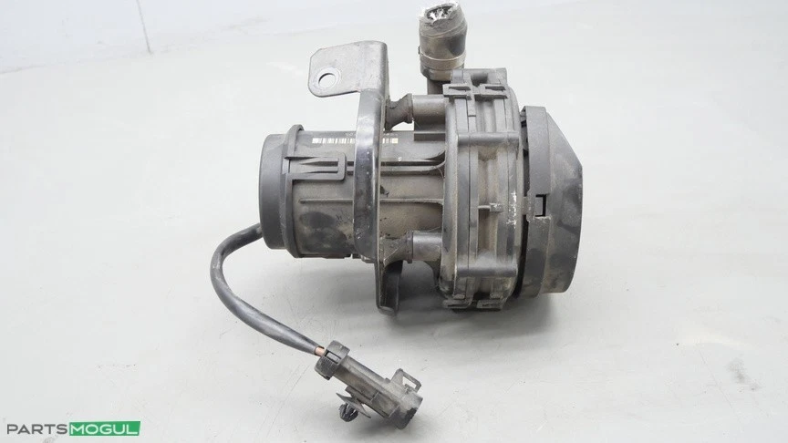 Bomba de inyección de aire secundaria Maserati Quattroporte M139 2003-2012 181197 OEM Foto 2 de 4