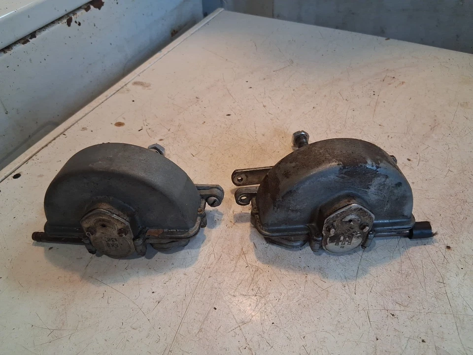 Brazo limpiaparabrisas International Scout 800 motorizado por vacío izquierdo y derecho Foto 2 de 4