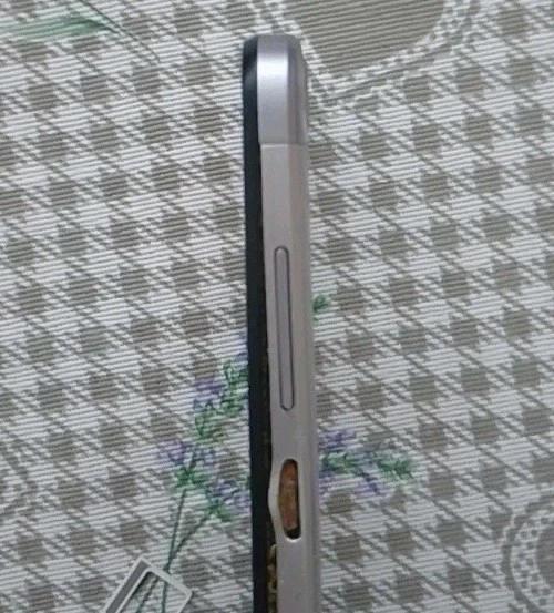 Huawei p8 lite smart (2019) dual sim, 4G, 10GB, funzionante ma da ricondizionare - Immagine 4 di 4